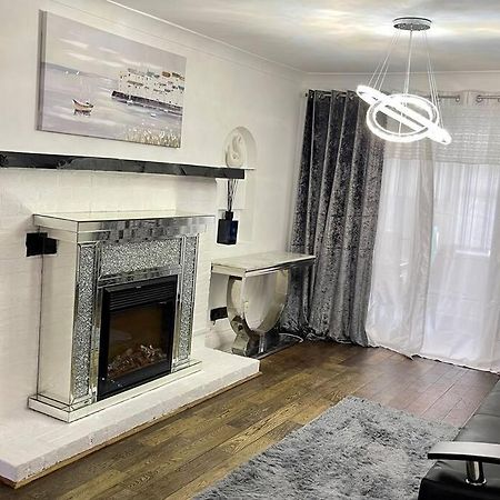 Spacious 4 Bedroom House Billericay Kültér fotó