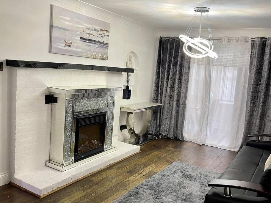 Spacious 4 Bedroom House Billericay Kültér fotó